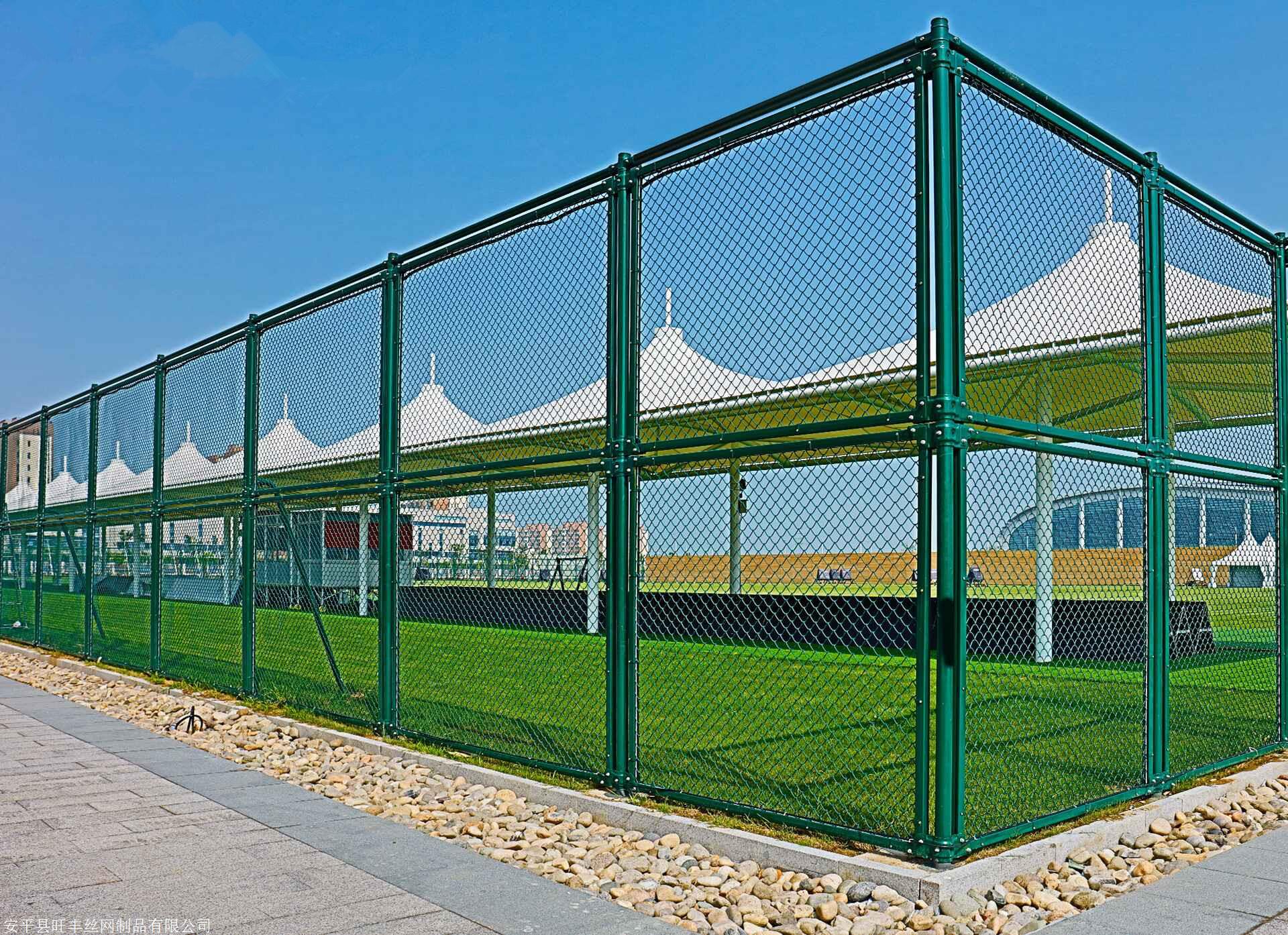 購買體育場圍網(wǎng)時要怎么選才好呢?