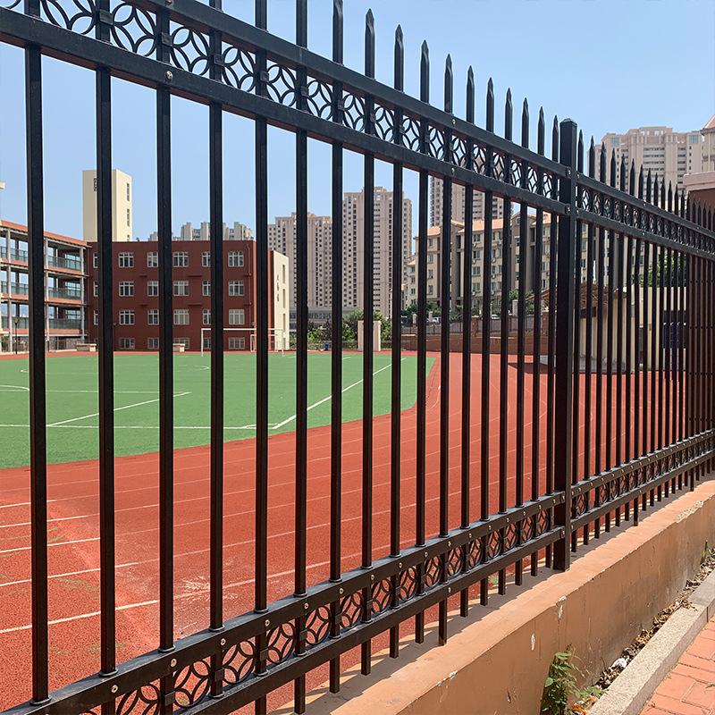 安裝鋅鋼護(hù)欄要注意什么？